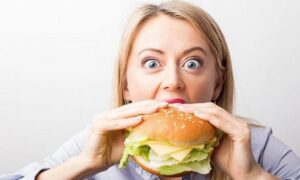 Как понять, что вы переедаете жирного: 5 сигналов организма