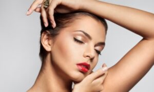 Как подчеркнуть красоту лица: секреты ухода для мам