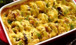 Не устоять! Сочные кабачки с картофелем и грибами в духовке – рецепт, от которого все в восторге