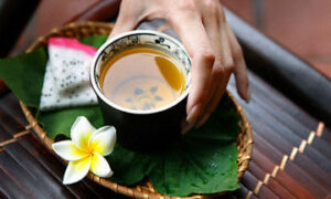 Старые рецепты для здоровья женщины: секреты молодости и красоты