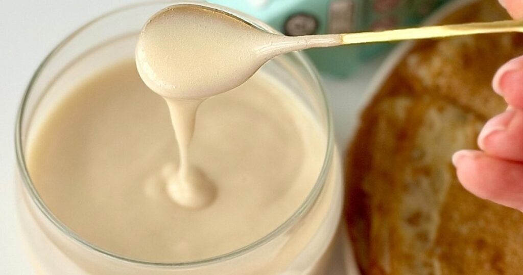 Домашнее сгущенное молоко за 5 минут: 3 ингредиента, которые есть у каждой