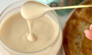 Домашнее сгущенное молоко за 5 минут: 3 ингредиента, которые есть у каждой