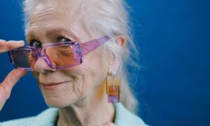 Секреты стиля: какие украшения подчеркнут вашу красоту после 50