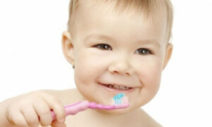 Первые зубки у малыша: полное руководство для заботливых мам