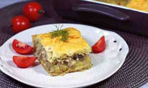 Нежная картофельная запеканка с курицей и грибами: рецепт для идеального ужина