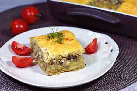 Нежная картофельная запеканка с курицей и грибами: рецепт для идеального ужина