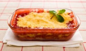 Клубничный крамбл: лучшие рецепты и секреты идеального десерта