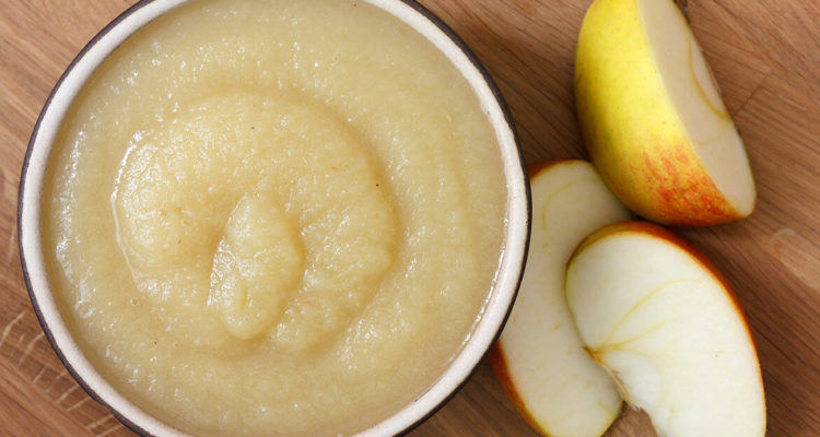 Яблочная диета: почему цельное яблоко лучше пюре для здоровья женщин