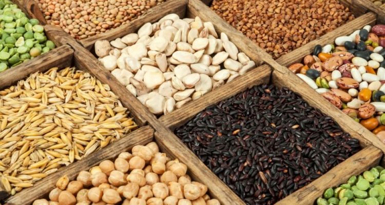 Питание для молодости: 10 продуктов, которые омолодят вас после 40