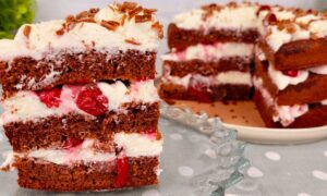 Нежнейший домашний торт: простой рецепт любимого десерта для всей семьи