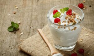 Продукты молодости: секреты красоты для мам