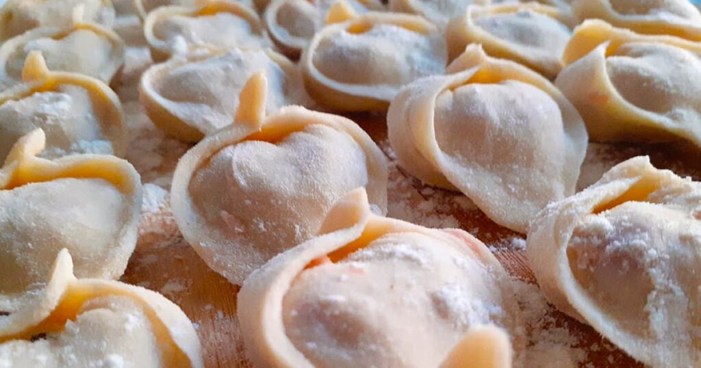 Идеальное тесто для вареников и пельменей: секреты идеальной заморозки и варки