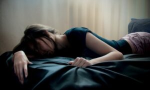 Натуральные способы борьбы с подавленным настроением: 3 эффективных рецепта