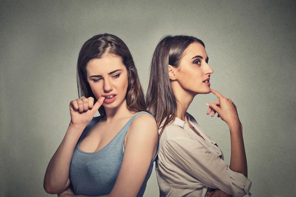 Как понять, что подруга завидует: 5 неочевидных признаков