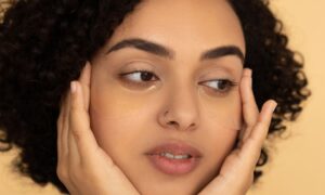 Патчи под глаза: как использовать и где еще они пригодятся